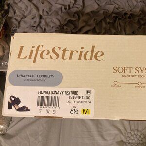 Lifestride Fiona Navy Sandals